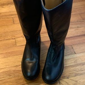 Like new black Frye boots Size 7.5